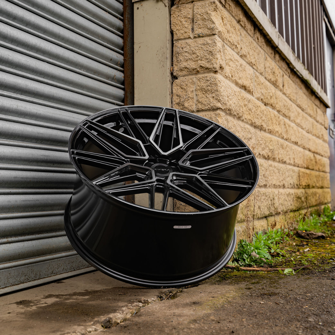 RIVIERA RF10 22" Alloy Wheel &amp; Tyre package Position 3