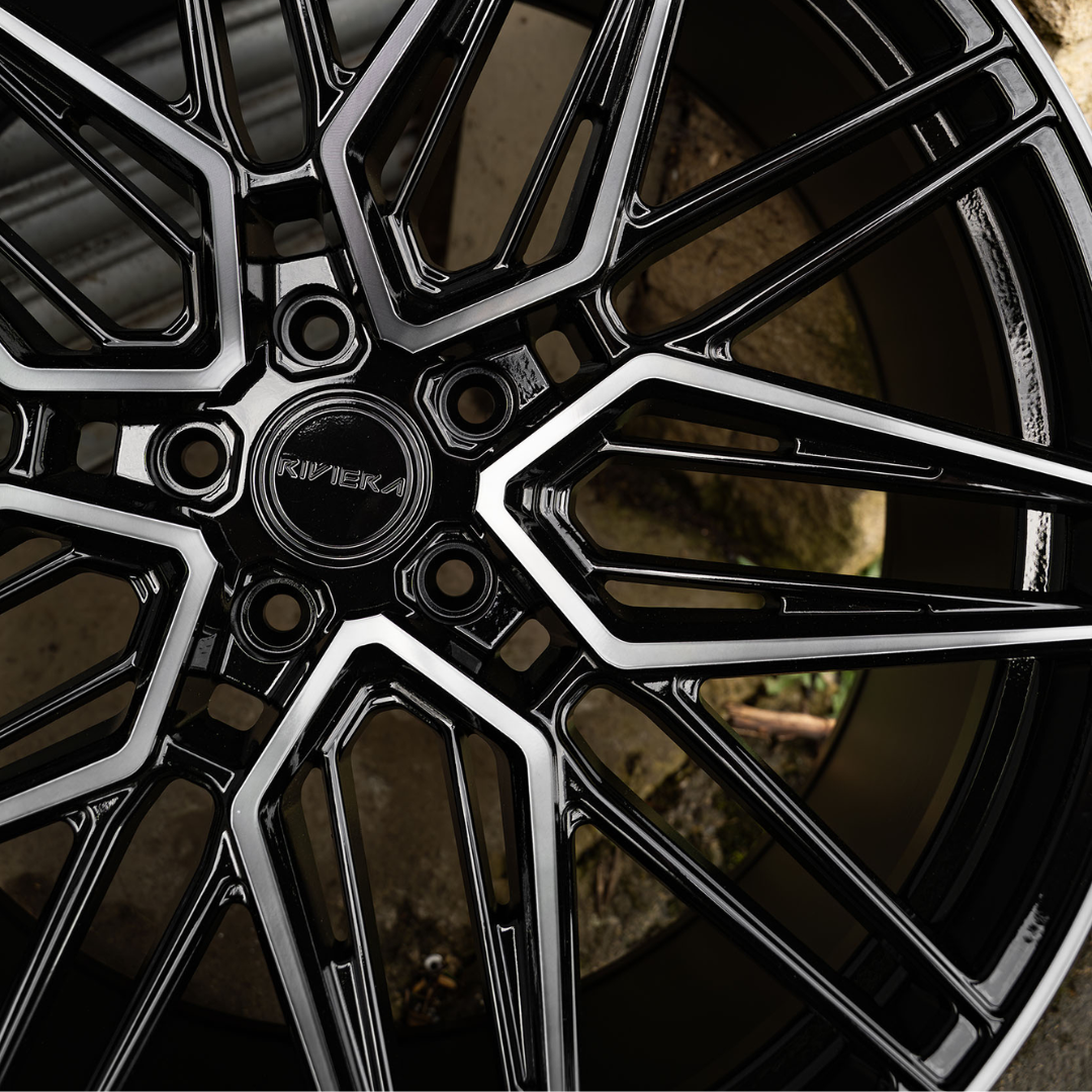 RIVIERA RF10 22" Alloy Wheel & Tyre package Position 4