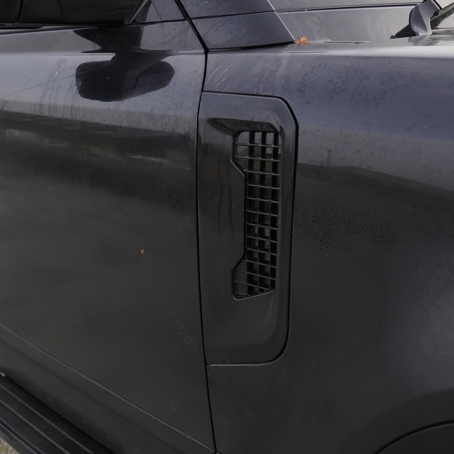 Defender L663 Gloss Black Side Vents Position 2