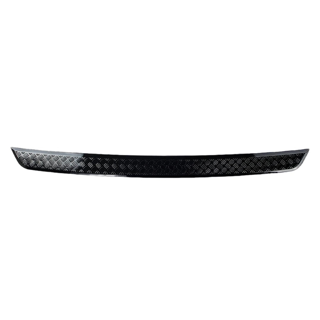 Defender L663 Chequer Plate Tailgate Scratchplate Position 2
