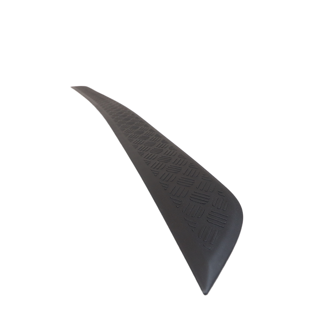 Defender L663 Chequer Plate Tailgate Scratchplate Position 3