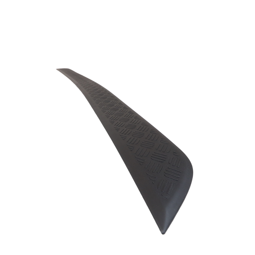 Defender L663 Chequer Plate Tailgate Scratchplate Position 3